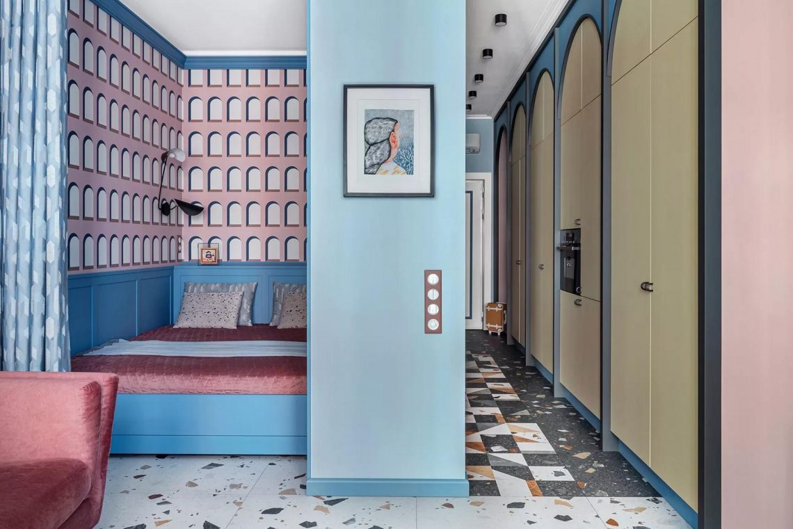 Ilyen enteriőrt sem látunk mindennap - 34m2 Wes Anderson stílusában