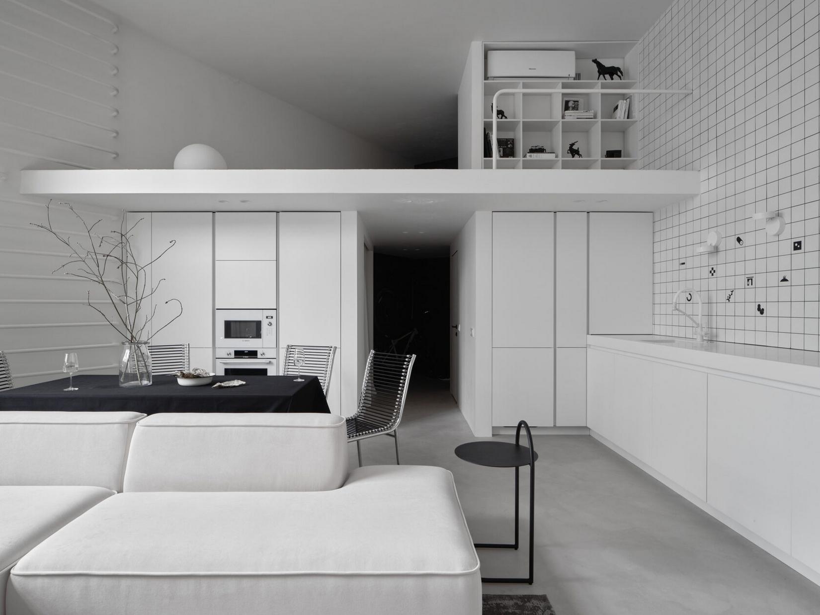 Funkcionalizmus újragondolva: fiatal építész házaspár kísérletező és minimalista otthona Funkcionalizmus újragondolva: fiatal építész házaspár kísérletező és minimalista otthona