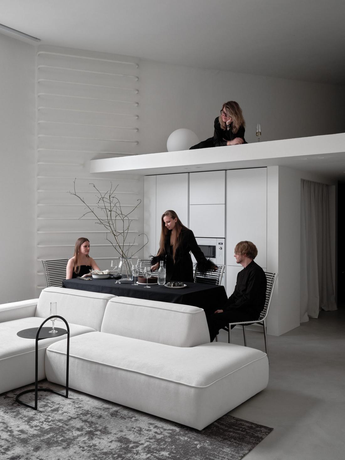 Funkcionalizmus újragondolva: fiatal építész házaspár kísérletező és minimalista otthona Funkcionalizmus újragondolva: fiatal építész házaspár kísérletező és minimalista otthona