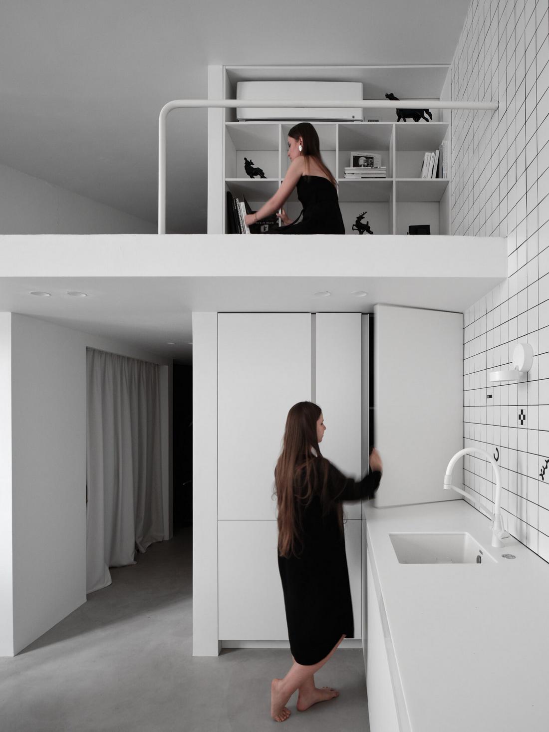 Funkcionalizmus újragondolva: fiatal építész házaspár kísérletező és minimalista otthona Funkcionalizmus újragondolva: fiatal építész házaspár kísérletező és minimalista otthona