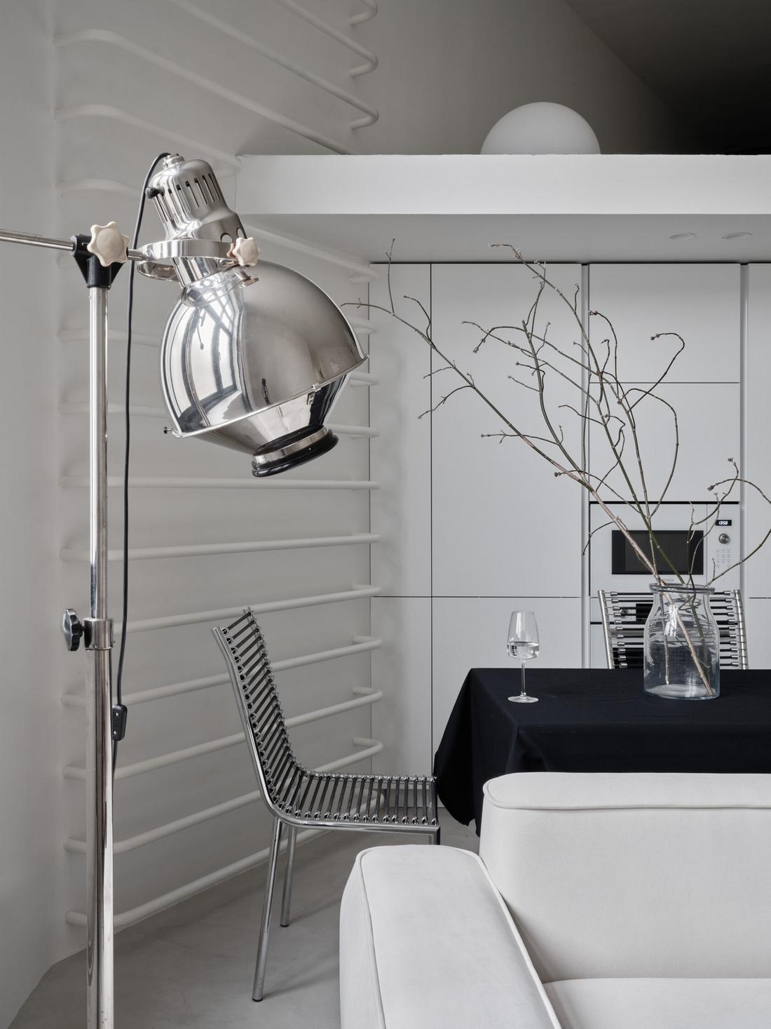 Funkcionalizmus újragondolva: fiatal építész házaspár kísérletező és minimalista otthona Funkcionalizmus újragondolva: fiatal építész házaspár kísérletező és minimalista otthona