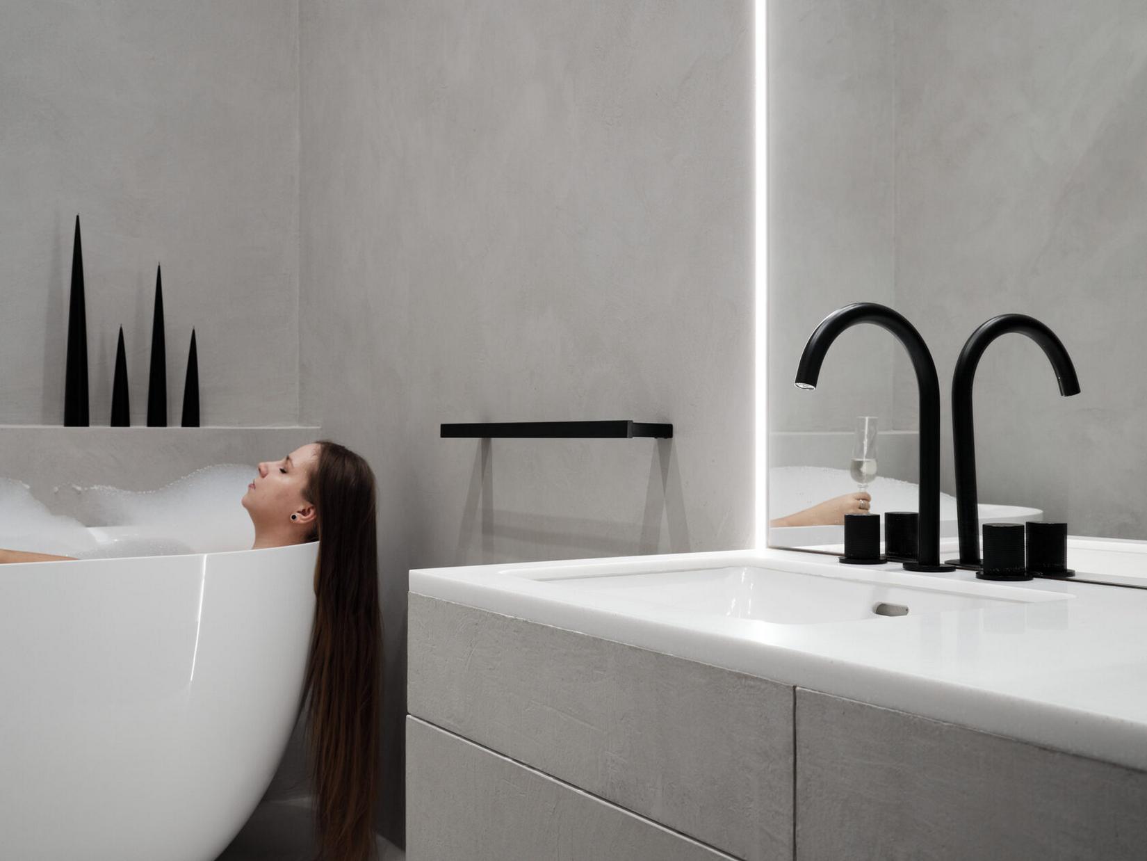 Funkcionalizmus újragondolva: fiatal építész házaspár kísérletező és minimalista otthona Funkcionalizmus újragondolva: fiatal építész házaspár kísérletező és minimalista otthona