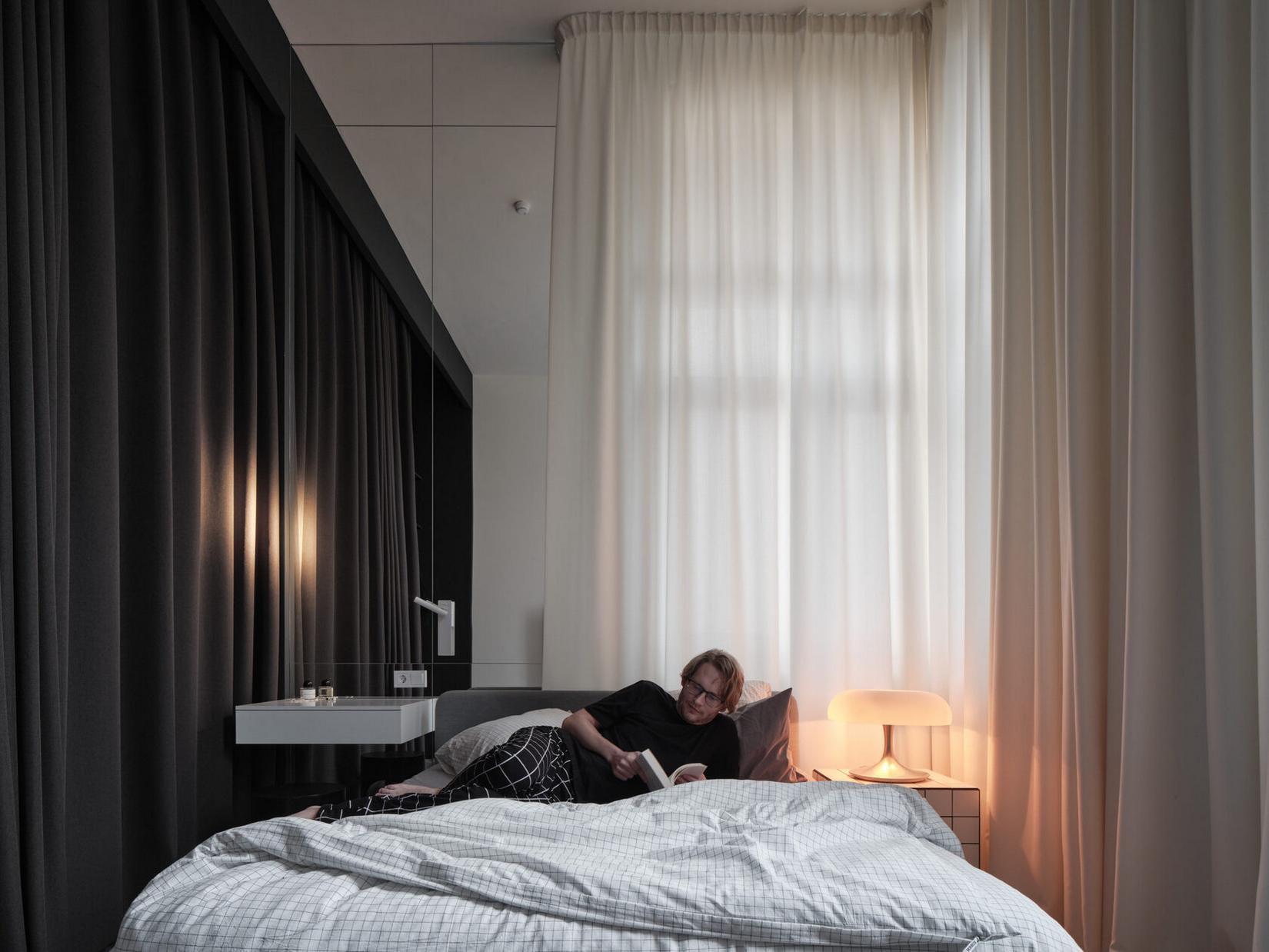 Funkcionalizmus újragondolva: fiatal építész házaspár kísérletező és minimalista otthona Funkcionalizmus újragondolva: fiatal építész házaspár kísérletező és minimalista otthona