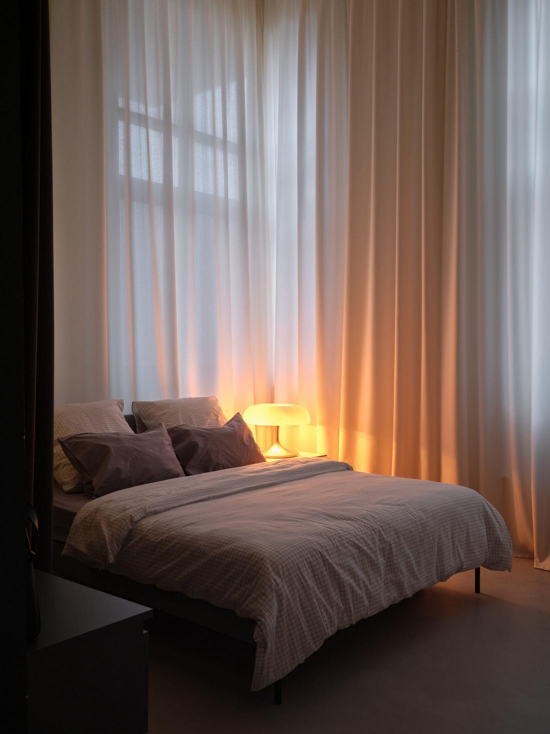 Funkcionalizmus újragondolva: fiatal építész házaspár kísérletező és minimalista otthona Funkcionalizmus újragondolva: fiatal építész házaspár kísérletező és minimalista otthona