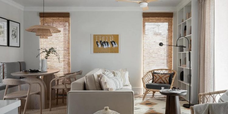 Háromszintes sorház berendezés Mallorca hangulatával, otthonos dekorációval