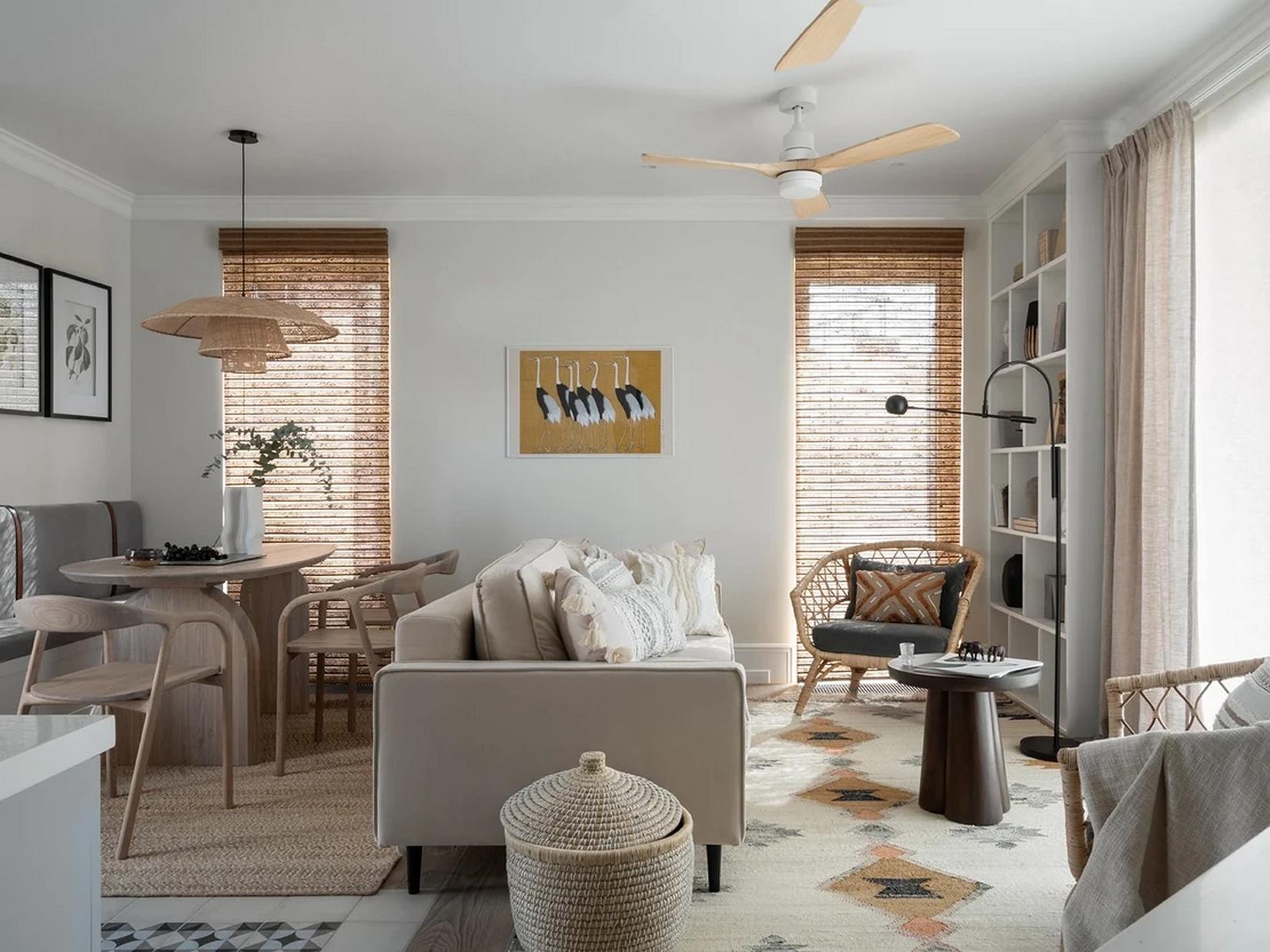 Háromszintes sorház berendezés Mallorca hangulatával, otthonos dekorációval