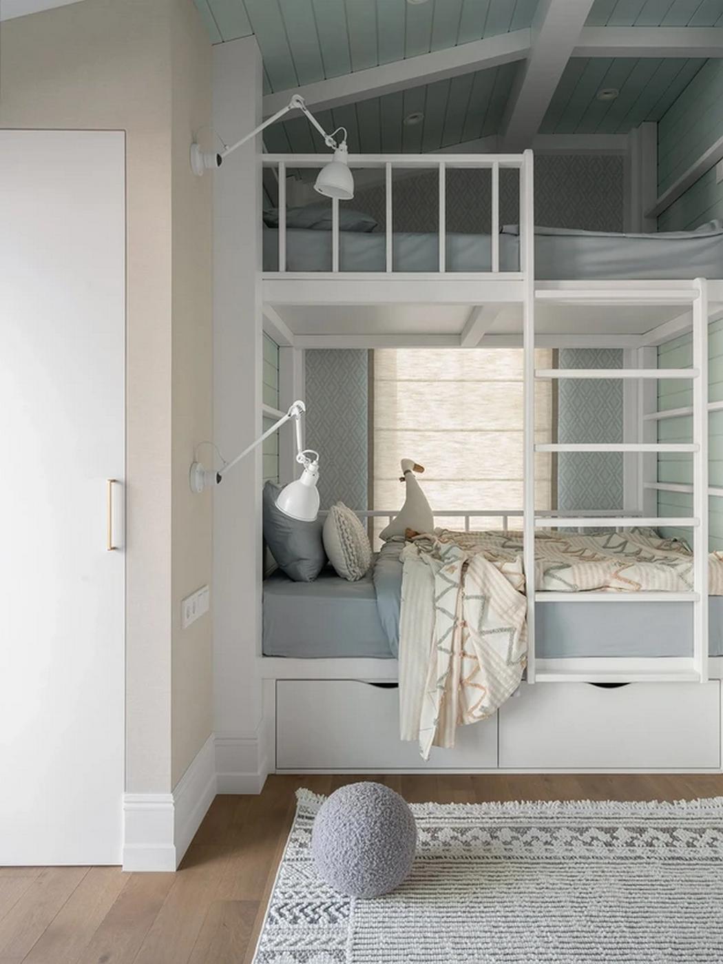 Háromszintes sorház berendezés Mallorca hangulatával, otthonos dekorációval