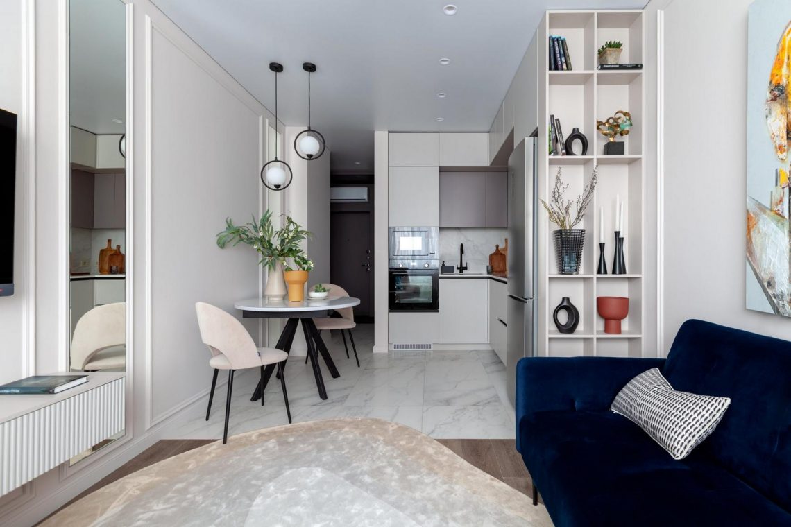 Hogyan keltett életre néhány szín egy alapvetően semleges, klasszikus enteriőrt