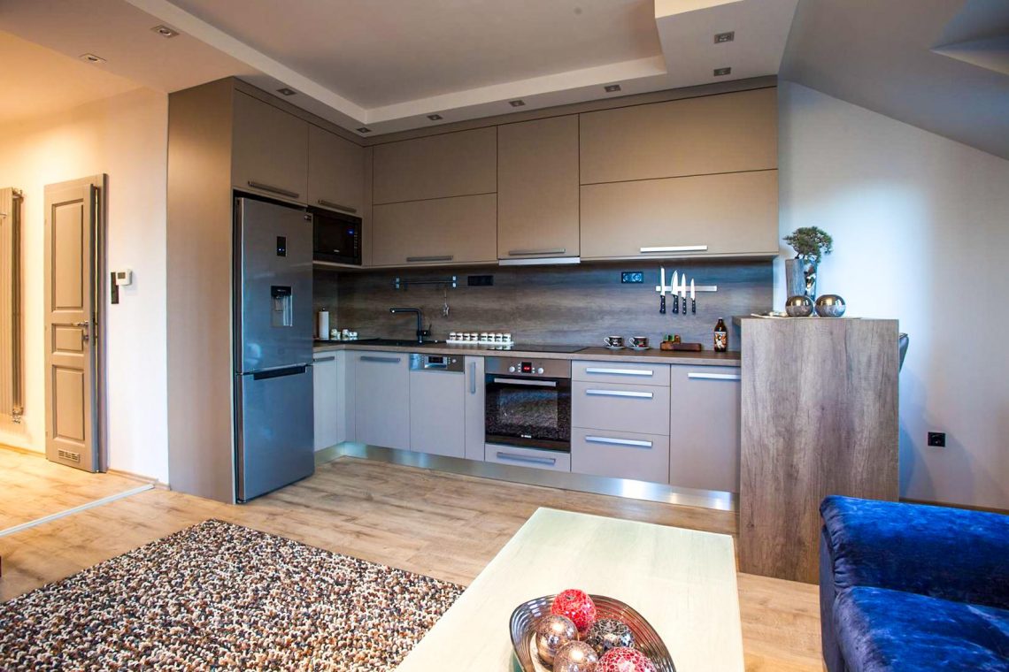 Hogyan változtatja meg egy lakberendező a teret? Koppány Kata ötletei előtte / utána példákkal