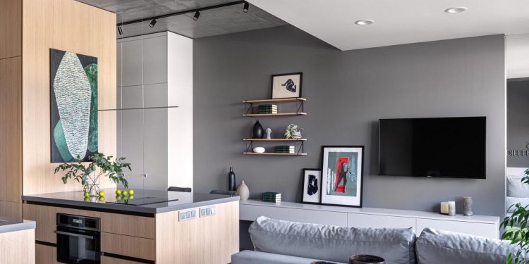 Konyha félsziget lett a lakás központja egy modern, 43m2-es lakásban