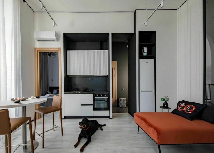 Látványosan berendezett sarok garzonlakás egyedi elrendezéssel, 36m2