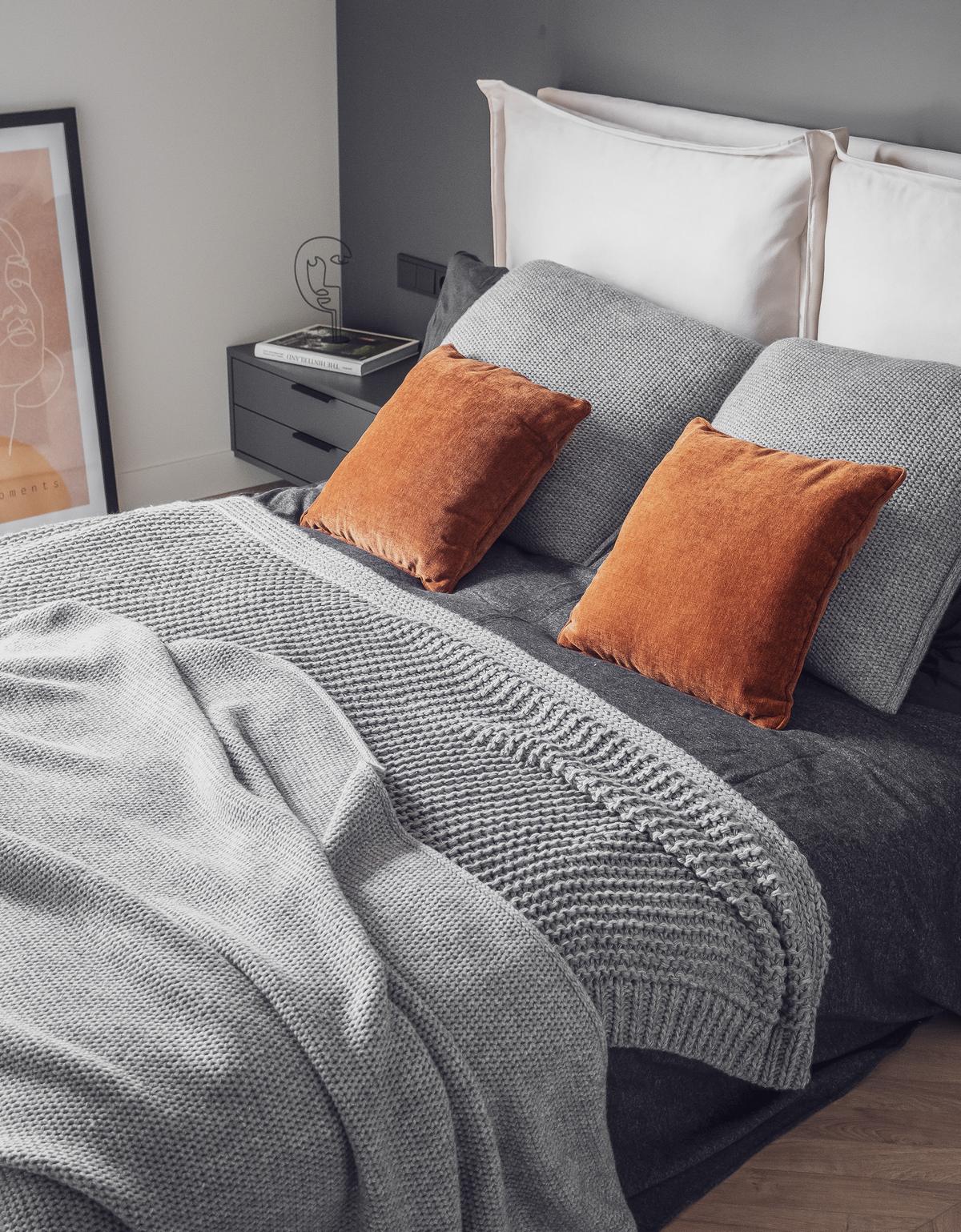 Milyen egy kis lakás enteriőr, ami egyszerre univerzális és egyedi?