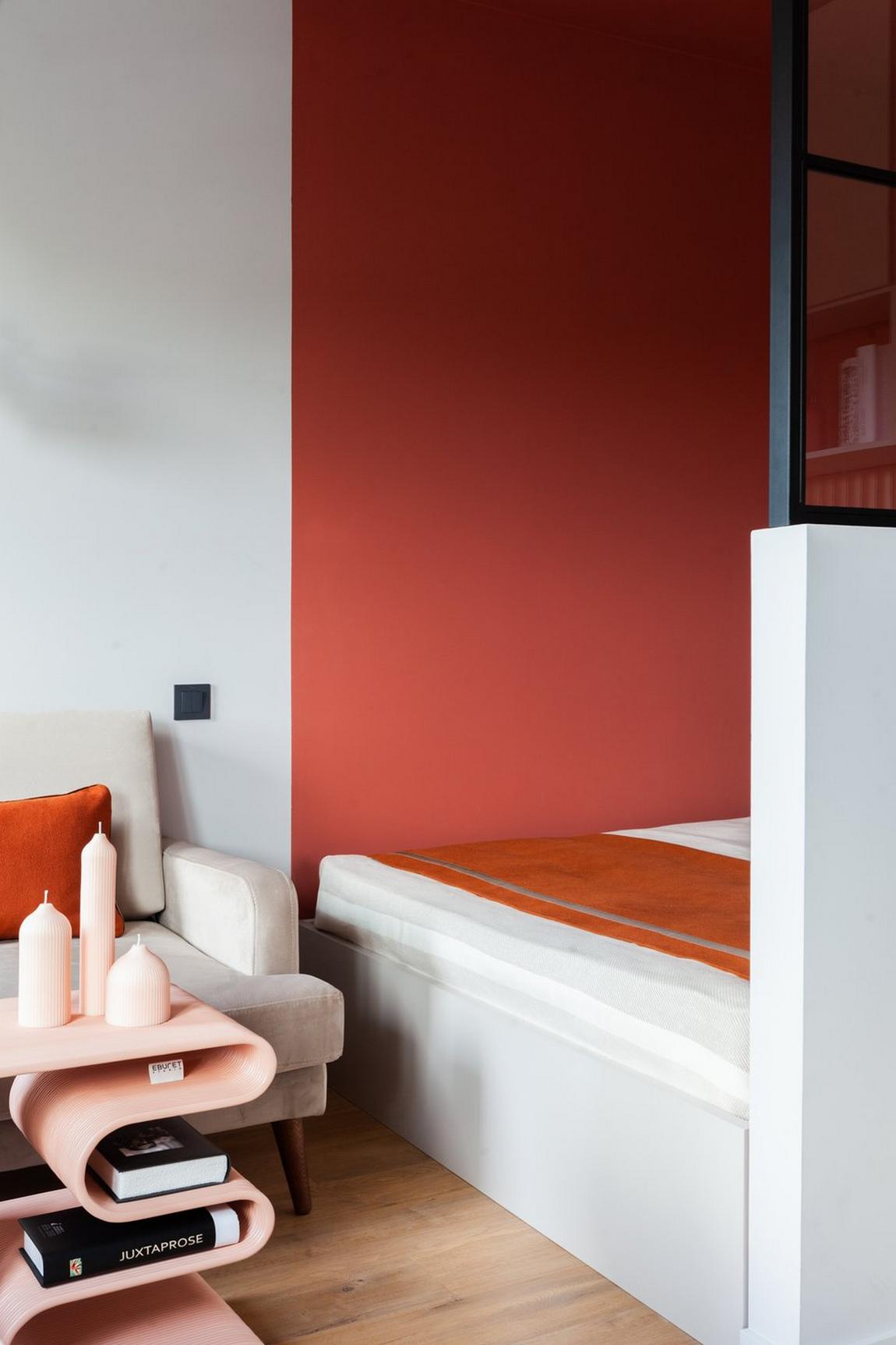 Hogyan ellensúlyozhatod a pici teret élénk, meleg színekkel kis garzonlakásban