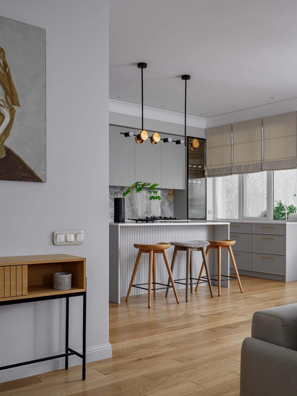 Belsőépítész otthona: elegáns, stílusos berendezés, tágasság és fény Belsőépítész otthona: elegáns, stílusos berendezés, tágasság és fény