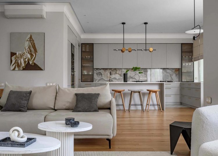 Belsőépítész otthona: elegáns, stílusos berendezés, tágasság és fény