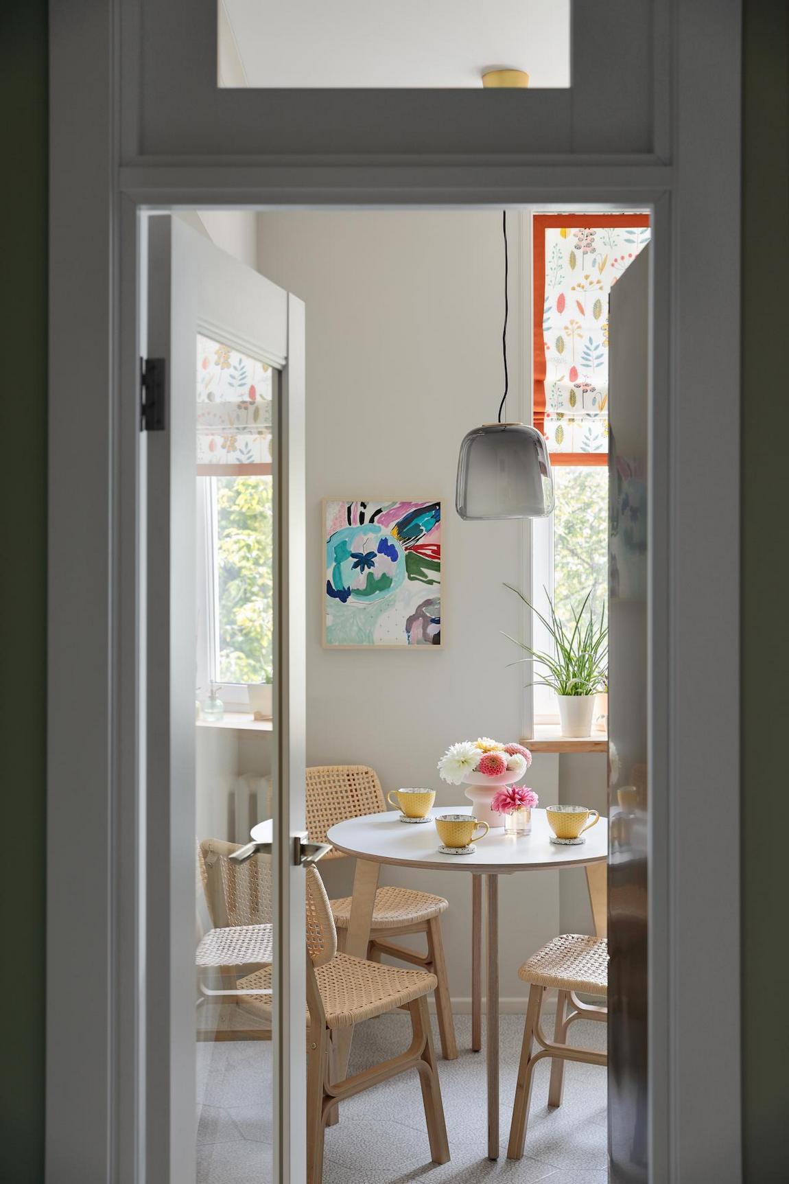 Életvidám, színes lakásdekoráció fiatal pár 68m2-es otthonában - városi dzsungel Életvidám, színes lakásdekoráció fiatal pár 68m2-es otthonában - városi dzsungel