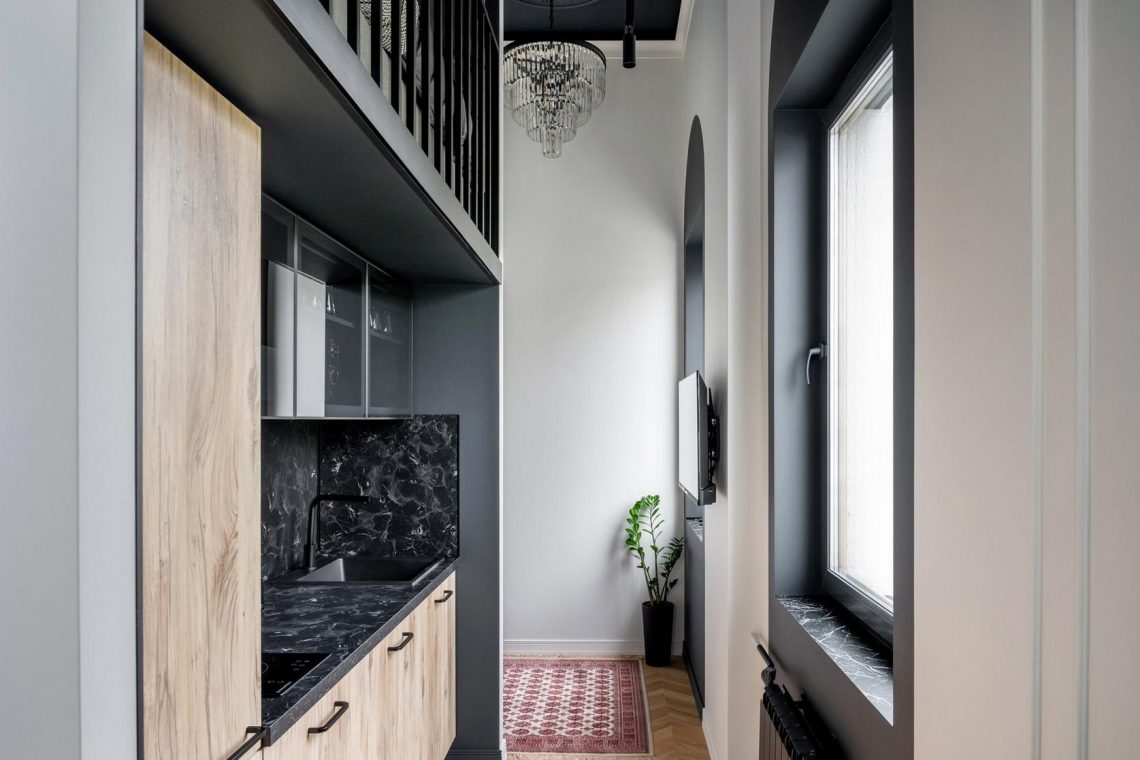 Érdekes elosztás, antracitszürke mennyezet, franciás hangulat - mindez 29m2-en!