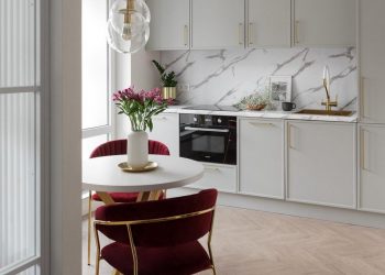 Fotogén lakásberendezés aranyszínű részletekkel