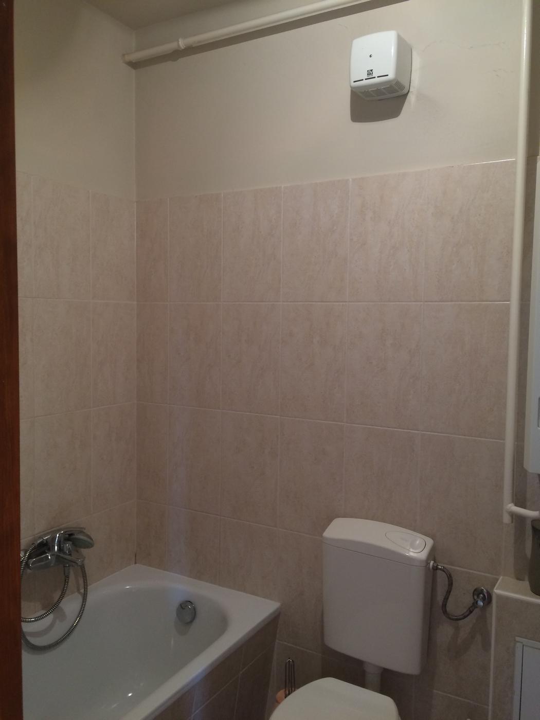 Fürdőszoba felújítás példa Koppány Kata lakberendezőtől: tér és stílus teljes átalakítása Fürdőszoba felújítás példa Koppány Kata lakberendezőtől: tér és stílus teljes átalakítása