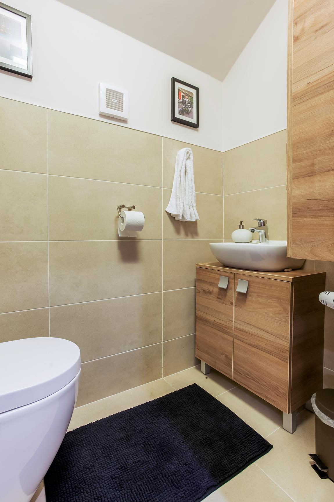 Fürdőszoba felújítás példa Koppány Kata lakberendezőtől: tér és stílus teljes átalakítása Fürdőszoba felújítás példa Koppány Kata lakberendezőtől: tér és stílus teljes átalakítása