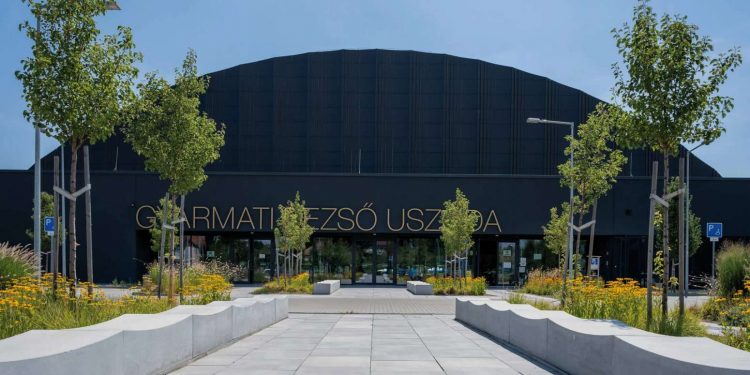 GYARMATI DEZSŐ USZODA, Budapest, Magyarország. Alkalmazott rendszerek: MB-45, MB-86, MB-SR50N