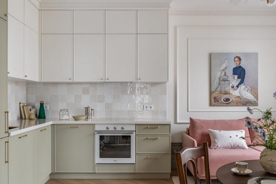 Harmonikus otthon modern klasszikus stílusban, olívazöld és lágy pasztellek a színpalettában