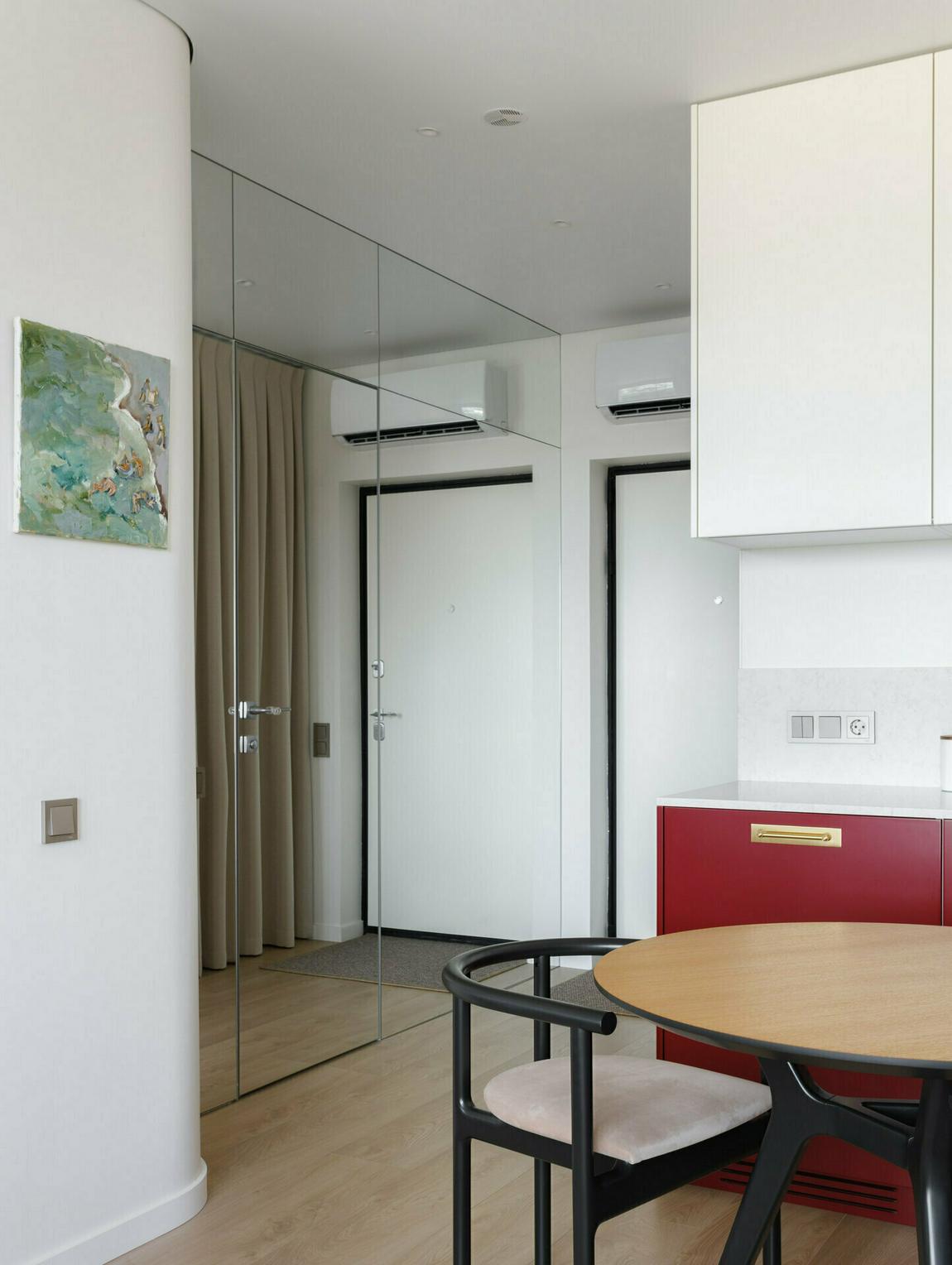 Világos színek és tükrök