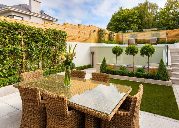 Kerti bútor vásárlás: részletes útmutató a trendek, típusok, anyagok bemutatásával