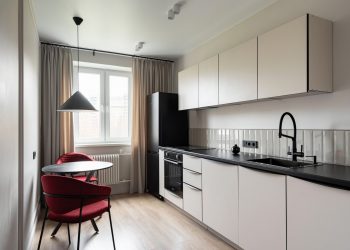 Kis panellakás stílusos berendezése egyszerű megoldásokkal