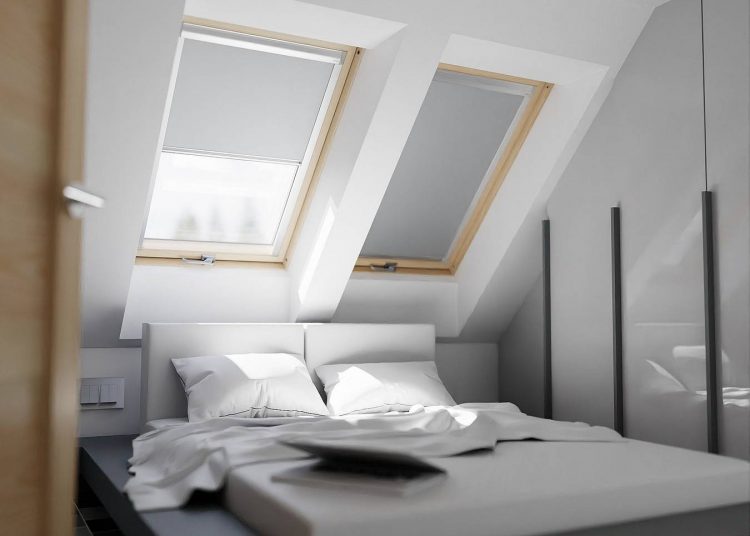 Mikor és miért érdemes tetőablak fényzáró rolót választani?