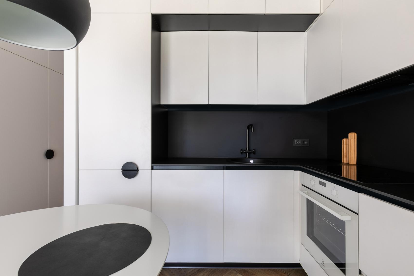 Kifejezetten modern és praktikus berendezés feledteti a kis méretet a fiatalos, 25m2-es lakásban Kifejezetten modern és praktikus berendezés feledteti a kis méretet a fiatalos, 25m2-es lakásban