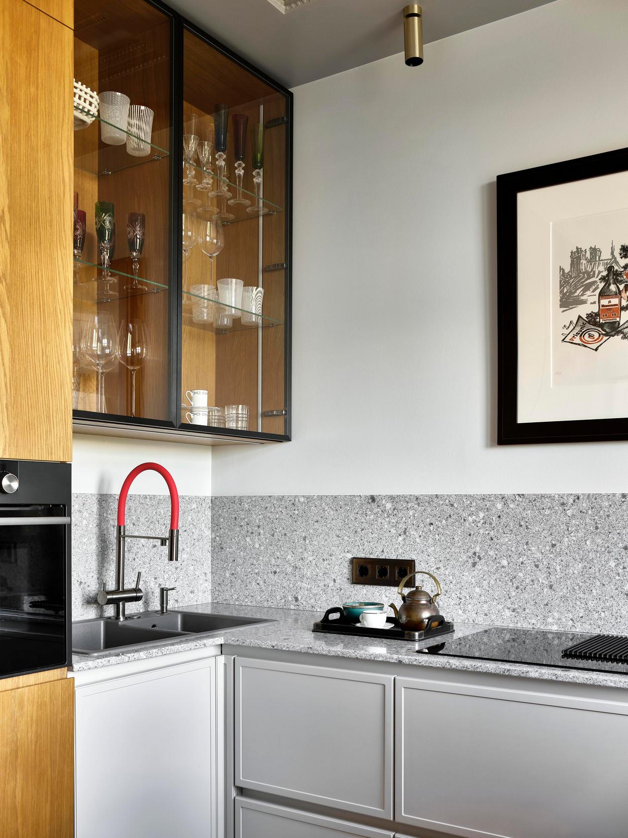 Műtárgy és vintázs gyűjteményt kellett szépen elhelyezni házaspár 60m2-es otthonában