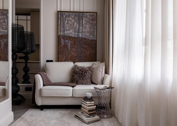 Nemcsak a berendezés ötletes, de a bájos franciás hangulat is szuper a mini lakásban