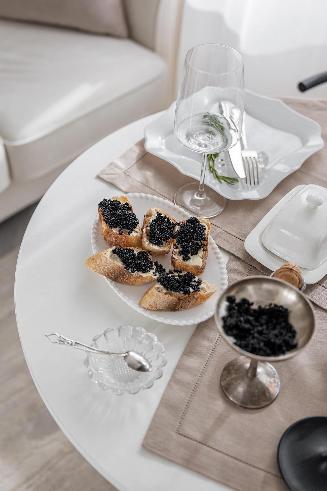 Nemcsak a berendezés ötletes, de a bájos franciás hangulat is szuper a mini lakásban Nemcsak a berendezés ötletes, de a bájos franciás hangulat is szuper a mini lakásban