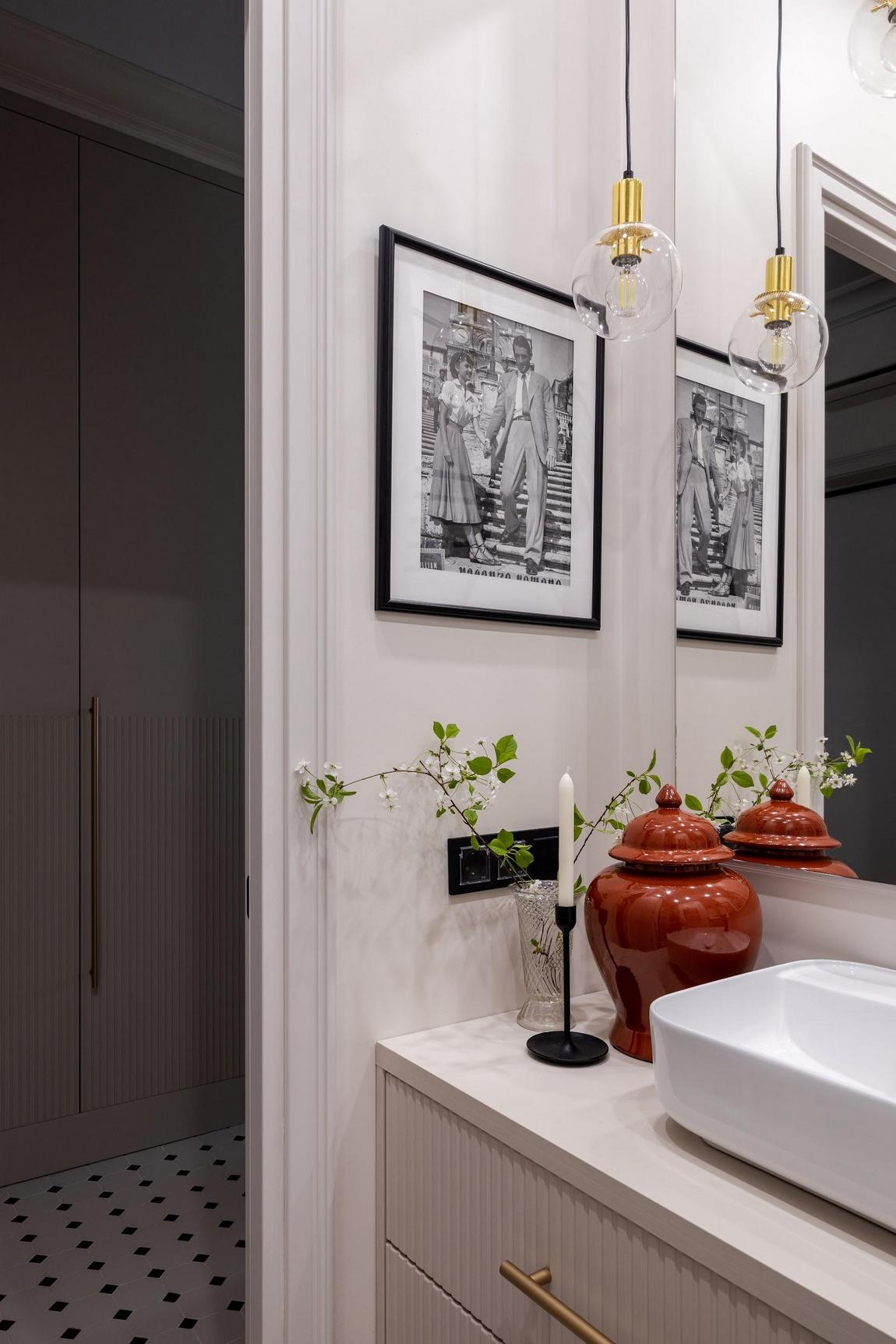 Nemcsak a berendezés ötletes, de a bájos franciás hangulat is szuper a mini lakásban Nemcsak a berendezés ötletes, de a bájos franciás hangulat is szuper a mini lakásban