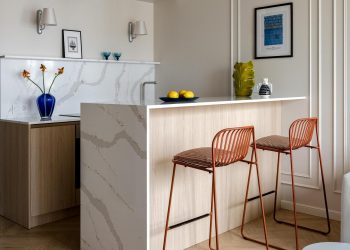 Nő kis lakása könnyed konyhával, két gardróbbal, 35m2