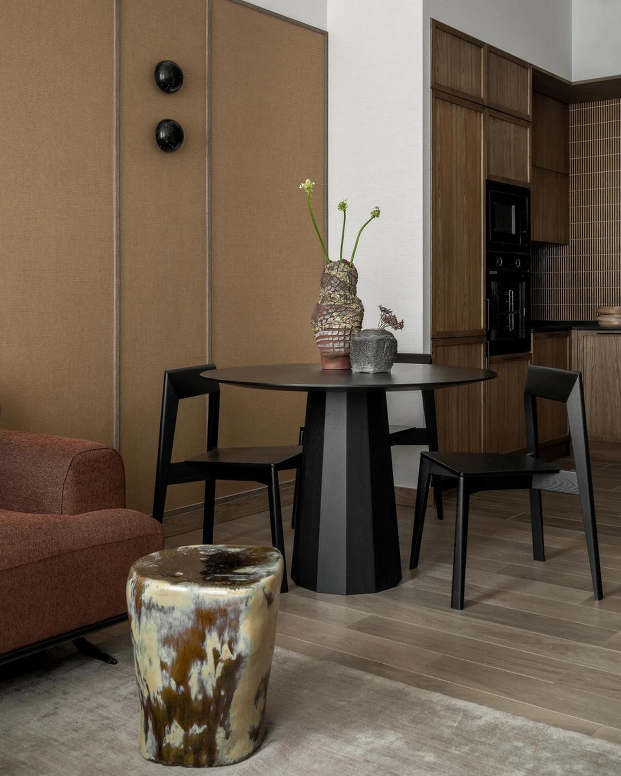 Stylist otthona vintage hangulattal - meleg színek, egyedi részletek, időtálló stílus Stylist otthona vintage hangulattal - meleg színek, egyedi részletek, időtálló stílus