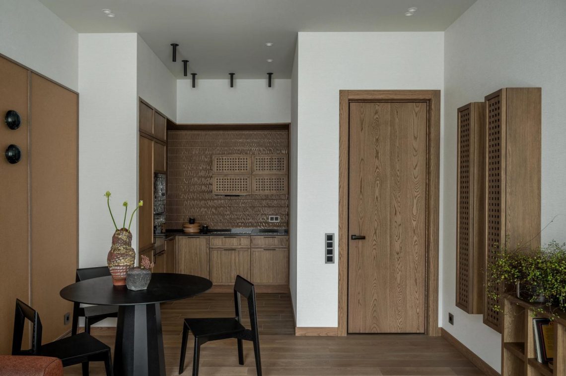 Stylist otthona vintage hangulattal - meleg színek, egyedi részletek, időtálló stílus