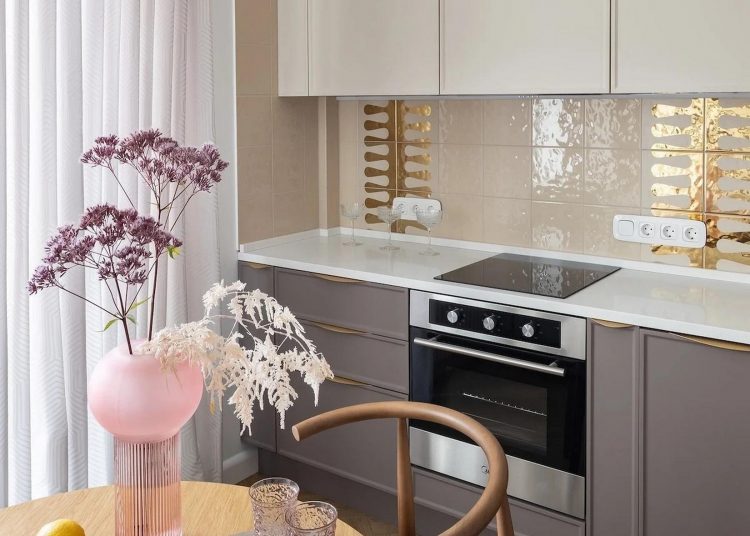 Bátor választások! Egyedi és színes egyszobás lakás 40m2-en, fiatal nő otthona