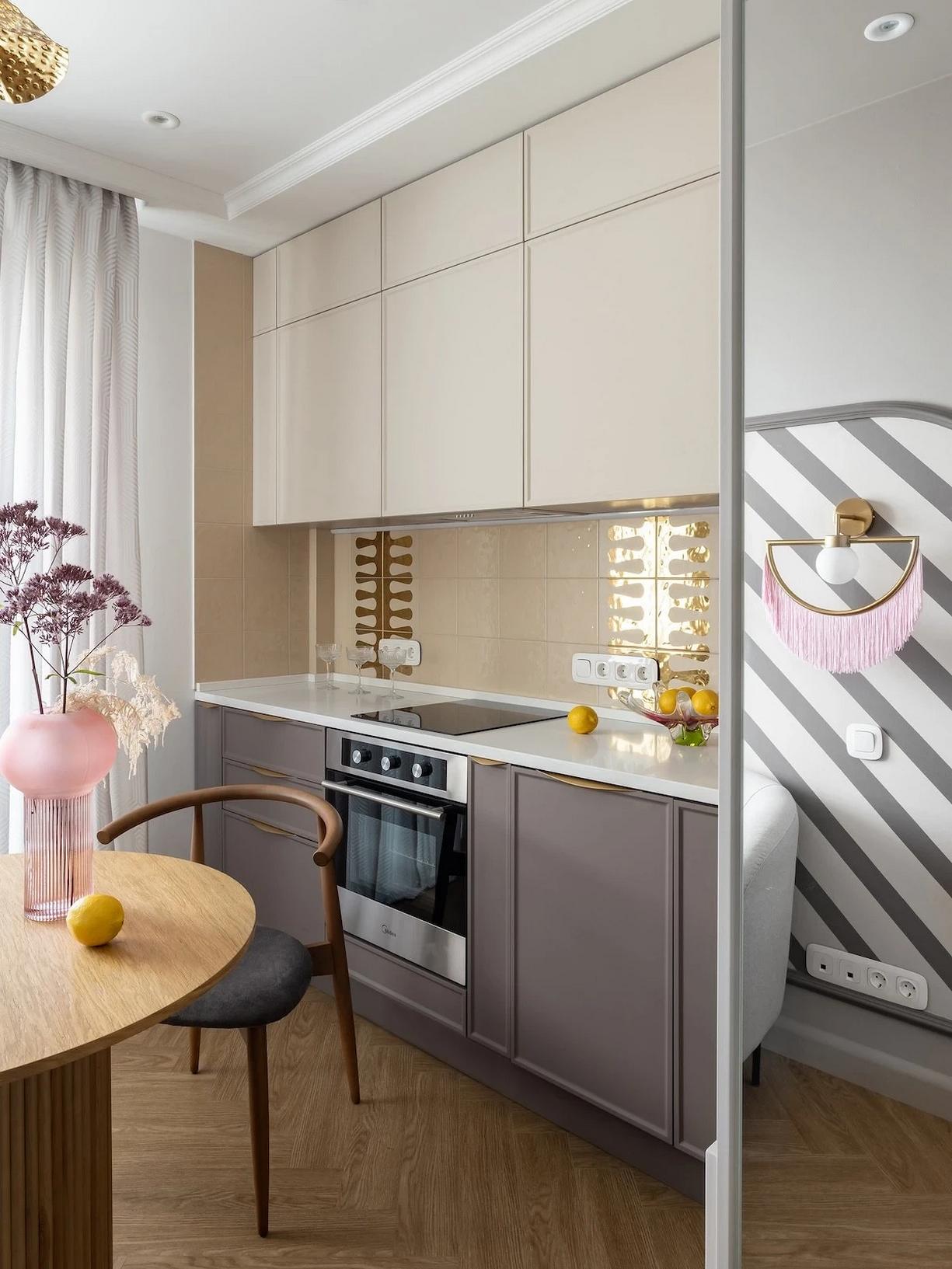 Bátor választások! Egyedi és színes egyszobás lakás 40m2-en, fiatal nő otthona Bátor választások! Egyedi és színes egyszobás lakás 40m2-en, fiatal nő otthona