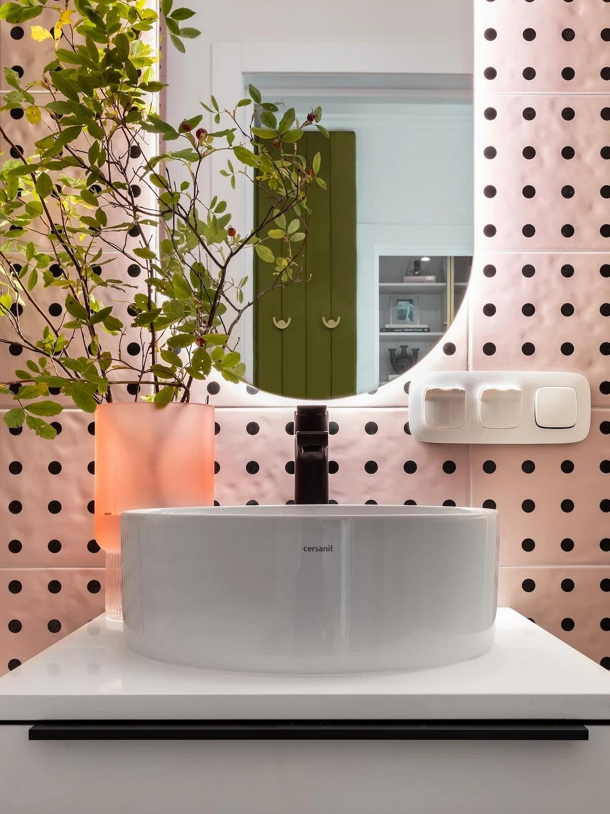 Bátor választások! Egyedi és színes egyszobás lakás 40m2-en, fiatal nő otthona Bátor választások! Egyedi és színes egyszobás lakás 40m2-en, fiatal nő otthona