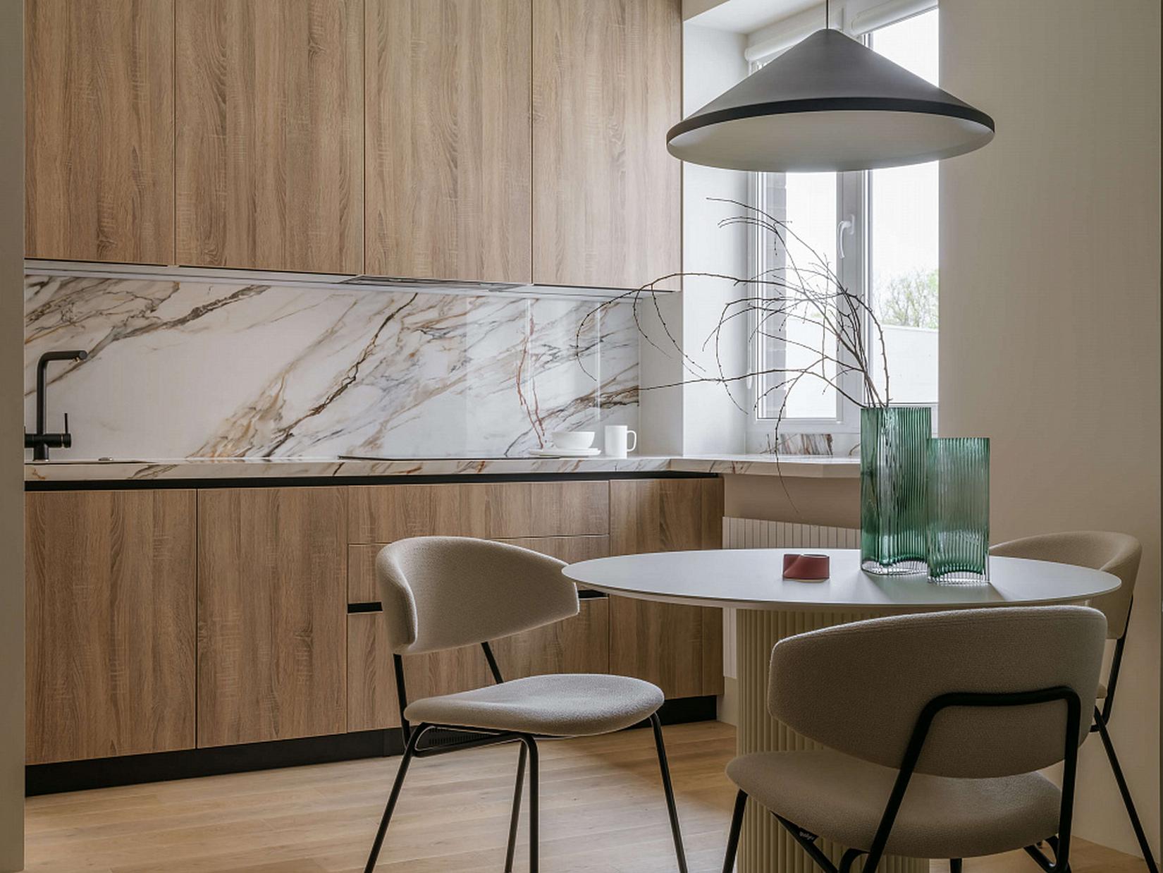 Család új építésű lakása szabálytalan alaprajzzal - letisztult, elegáns enteriőr Család új építésű lakása szabálytalan alaprajzzal - letisztult, elegáns enteriőr