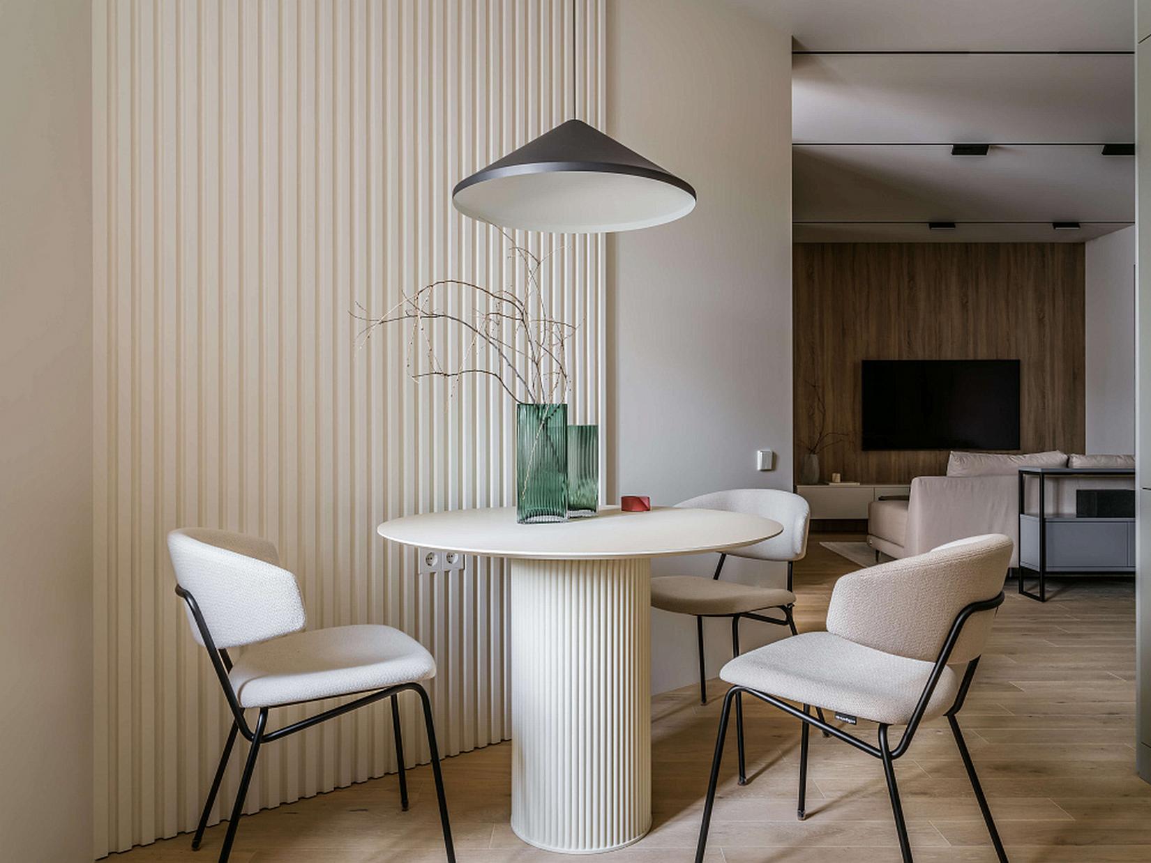 Család új építésű lakása szabálytalan alaprajzzal - letisztult, elegáns enteriőr Család új építésű lakása szabálytalan alaprajzzal - letisztult, elegáns enteriőr