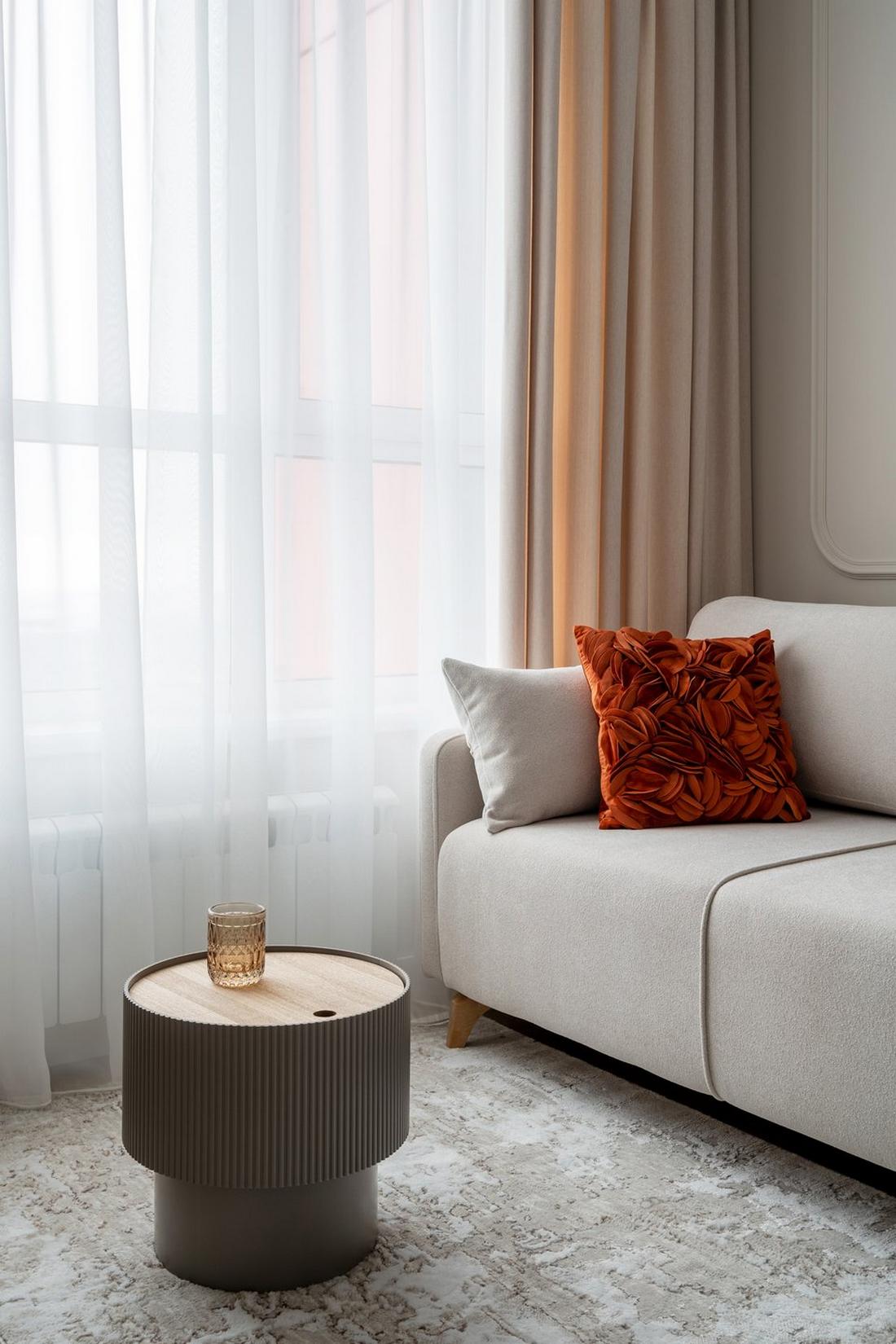 Átgondolt világítás, a tér ergonómiája, meleg színárnyalatok és változatos textúrák Átgondolt világítás, a tér ergonómiája, meleg színárnyalatok és változatos textúrák