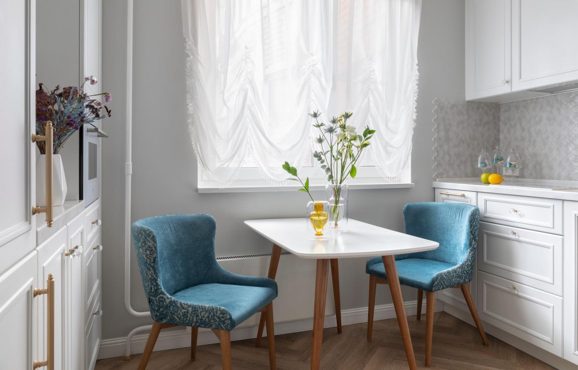 Fiatal doktornő szépen berendezett egyszobás kis lakása - romantikus enteriőr