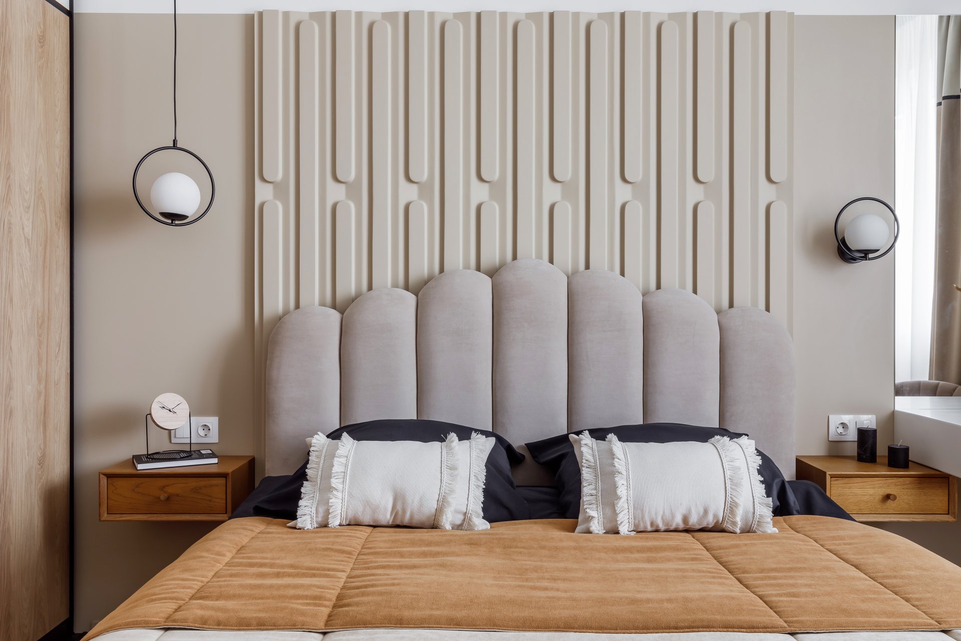 Fiatal házaspár első közös lakása: japandi stílus, finom, természetes színárnyalatok Fiatal házaspár első közös lakása: japandi stílus, finom, természetes színárnyalatok