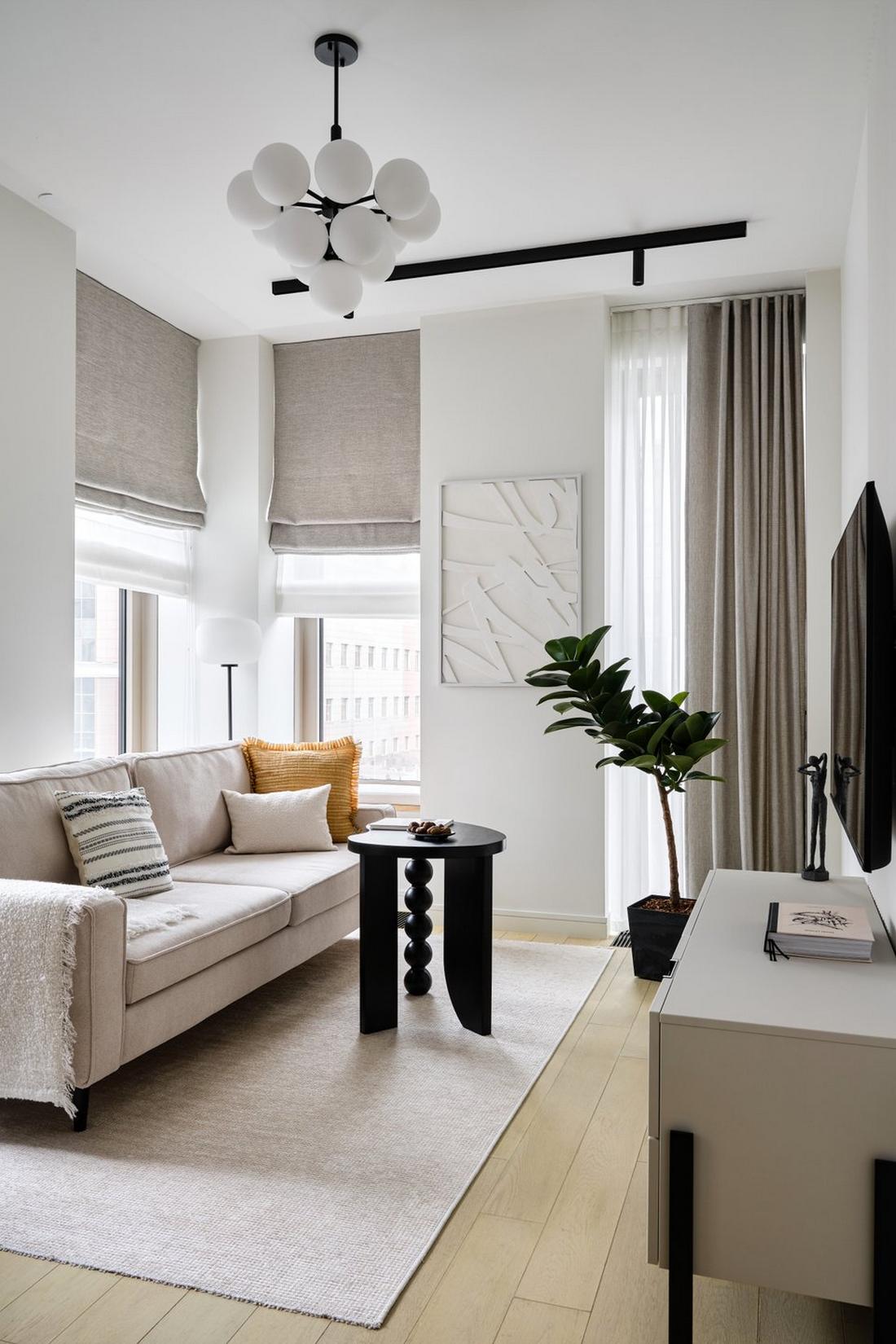 Otthonos és időtálló meleg monokróm lakásdekoráció