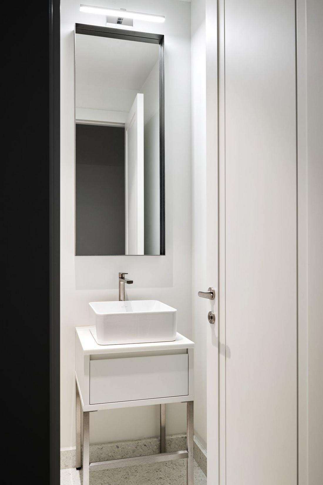 Otthonos és időtálló meleg monokróm lakásdekoráció