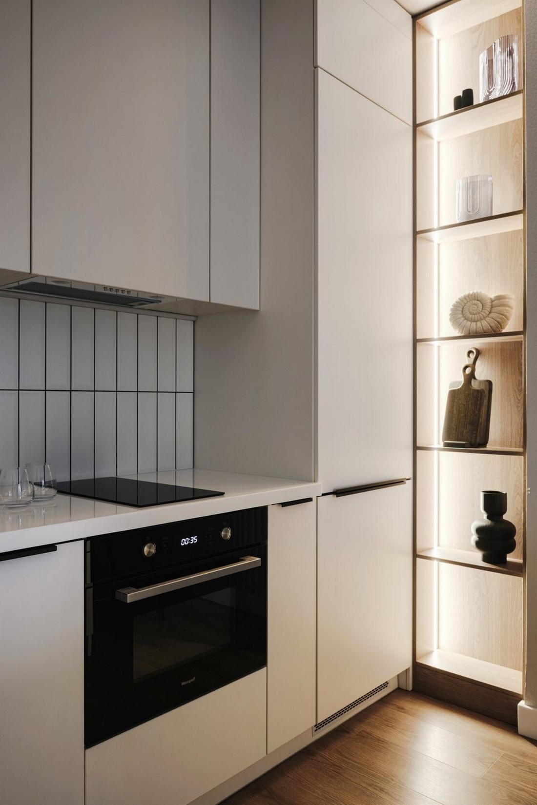 Hogyan adott minden helyiségnek karaktert a fekete szín a fiatal informatikus nő lakásában