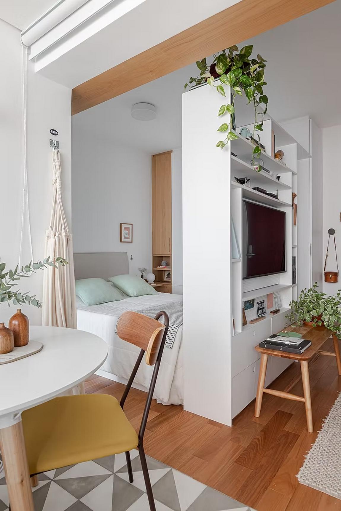 Intelligens megoldásokkal használta ki a kis teret a fiatal pár 31m2-en
